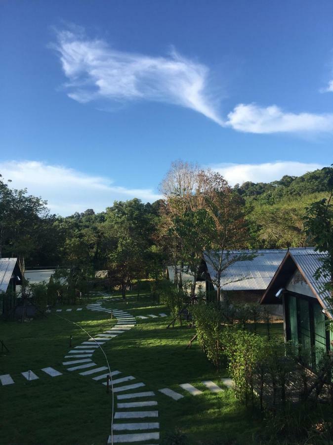 Phayam Valley Homestay Ко Паям Екстериор снимка